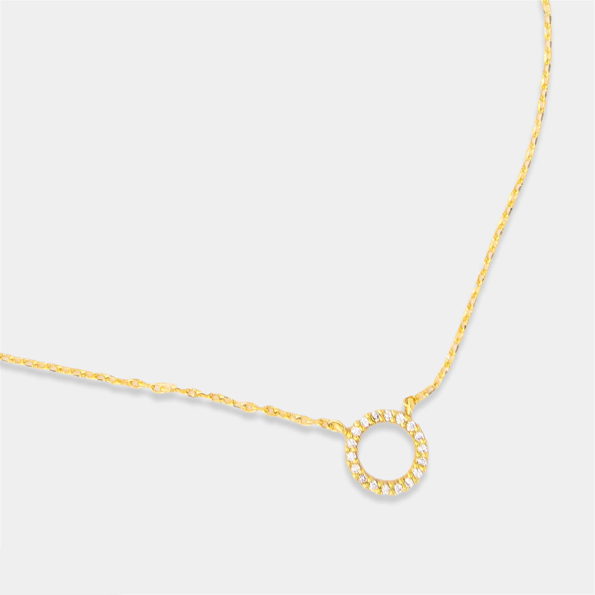 Short Chain Necklace with Simulated White Diamonds Pavè Mini Open Circle